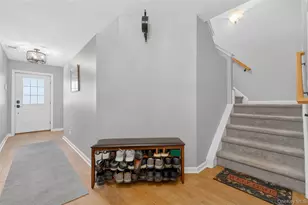 310 Bridgeview Dr, Poughkeepsie, NY 12601 - Photo 4