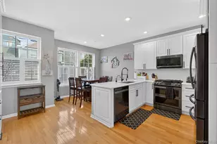 310 Bridgeview Dr, Poughkeepsie, NY 12601 - Photo 6