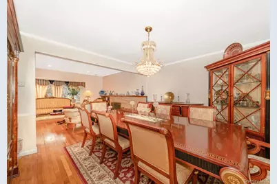 824 Lawrence Court, West Hempstead, NY 11552 - Photo 4