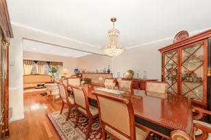 824 Lawrence Ct, West Hempstead, NY 11552 - Photo 4