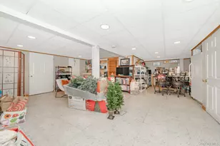 824 Lawrence Ct, West Hempstead, NY 11552 - Photo 16