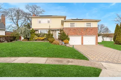 824 Lawrence Court, West Hempstead, NY 11552 - Photo 1