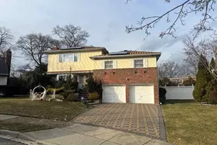 824 Lawrence Ct, West Hempstead, NY 11552 - Photo 2