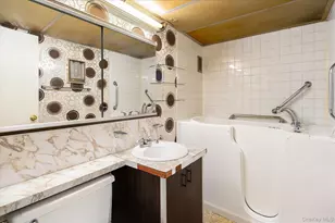 414 Benedict Ave, Tarrytown, NY 10591 - Photo 16