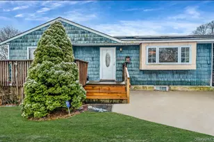 160 Stahley St, Brentwood, NY 11717 - Photo 2