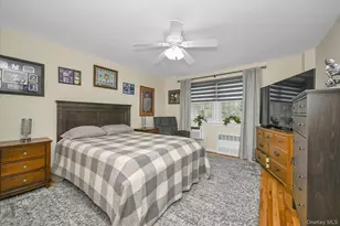 32 Pearsall Ave, Glen Cove, NY 11542 - Photo 12