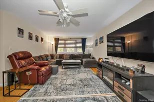 32 Pearsall Ave, Glen Cove, NY 11542 - Photo 10