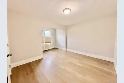 678 Willis Avenue #1, Williston Park, NY 11596 - Photo 4