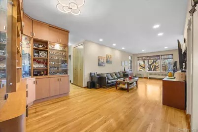 1015 Old Post Road #2C, Mamaroneck, NY 10543 - Photo 2