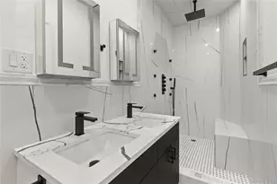 61-33 Palmetto St, Ridgewood, NY 11385 - Photo 12