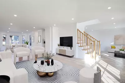 1 Manhasset Avenue, Port Washington, NY 11050 - Photo 2