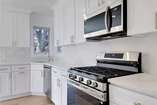 1 Manhasset Ave, Port Washington, NY 11050 - Photo 10