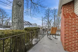 36 Oak Ln, Wading River, NY 11792 - Photo 4