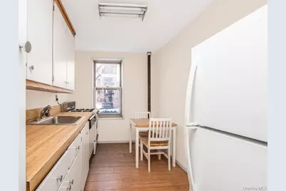 365 Bronx River Road #2C, Yonkers, NY 10704 - Photo 6