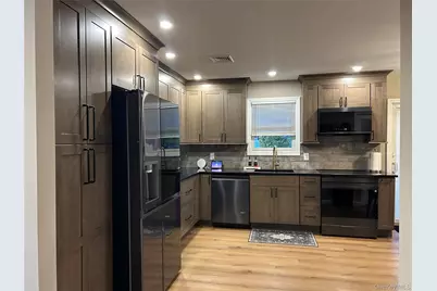 33 Loughlin Dr, Shirley, NY 11967 - Photo 2