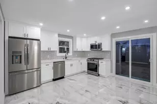 27 Ash St, Central Islip, NY 11722 - Photo 2