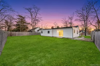 27 Ash Street, Central Islip, NY 11722 - Photo 6