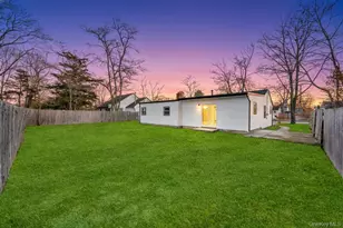 27 Ash St, Central Islip, NY 11722 - Photo 6