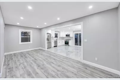 27 Ash Street, Central Islip, NY 11722 - Photo 8