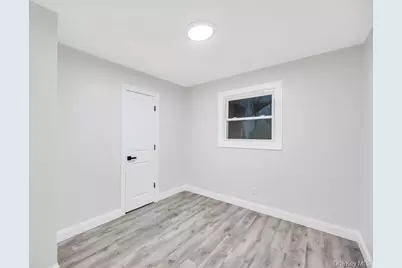 27 Ash Street, Central Islip, NY 11722 - Photo 18