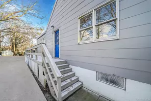 139 Madison St, Mastic, NY 11950 - Photo 30