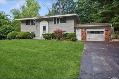 12 Deer Lane, East Setauket, NY 11733 - Photo 1