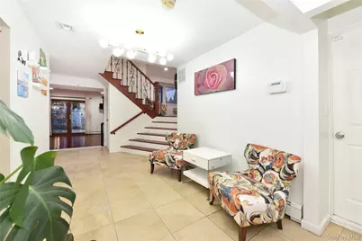 116 Nottingham Road, Manhasset Hills, NY 11040 - Photo 4