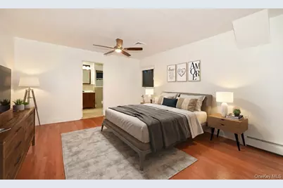 116 Nottingham Road, Manhasset Hills, NY 11040 - Photo 14