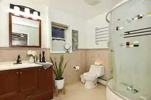 116 Nottingham Rd, Manhasset Hills, NY 11040 - Photo 16