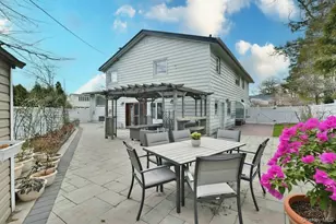 116 Nottingham Rd, Manhasset Hills, NY 11040 - Photo 24