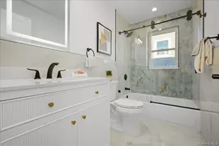 27 Poppy Ln, Levittown, NY 11756 - Photo 42