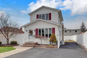 219 Hyman Ave, West Islip, NY 11795 - Photo 26