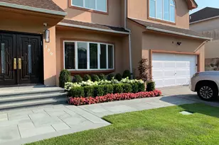 150 Lakeside Dr S, Lawrence, NY 11559 - Photo 2