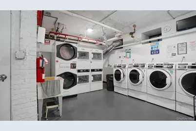 1922 McGraw Avenue #6I, Bronx, NY 10462 - Photo 10