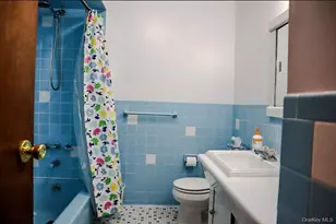 2233 Private Rd, Whitestone, NY 11357 - Photo 8