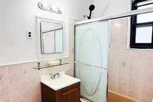 202-06 Rocky Hill Rd, Bayside, NY 11361 - Photo 16