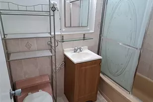 202-06 Rocky Hill Rd, Bayside, NY 11361 - Photo 14