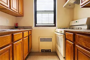 202-06 Rocky Hill Rd, Bayside, NY 11361 - Photo 10