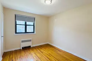 202-06 Rocky Hill Rd, Bayside, NY 11361 - Photo 12