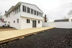 15 E Clearwater Rd, Lindenhurst, NY 11757 - Photo 24