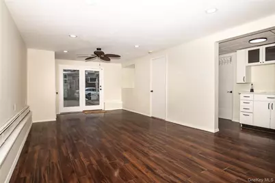 15 E Clearwater Road, Lindenhurst, NY 11757 - Photo 22