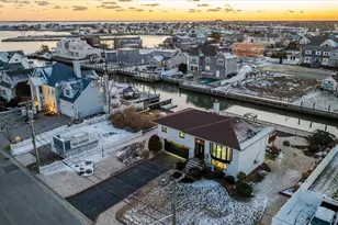 230 Sequams Lane Center, West Islip, NY 11795 - Photo 24