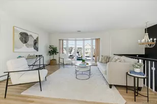 230 Sequams Lane Center, West Islip, NY 11795 - Photo 4