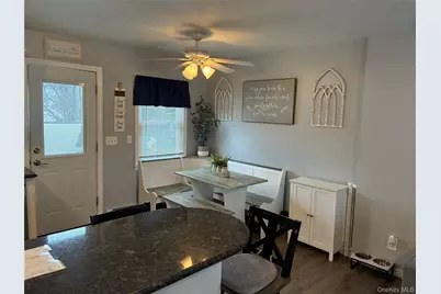 34 Beach Street, West Islip, NY 11795 - Photo 4