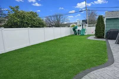 34 Beach Street, West Islip, NY 11795 - Photo 36