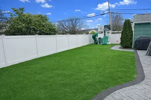 34 Beach St, West Islip, NY 11795 - Photo 36