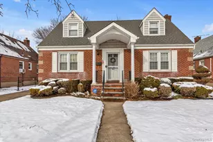 45 Sylvia Ln, New Hyde Park, NY 11040 - Photo 1