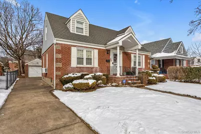 45 Sylvia Lane, New Hyde Park, NY 11040 - Photo 24