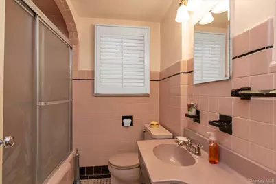 45 Sylvia Lane, New Hyde Park, NY 11040 - Photo 14