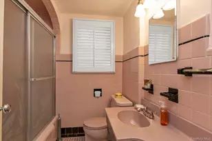 45 Sylvia Ln, New Hyde Park, NY 11040 - Photo 14